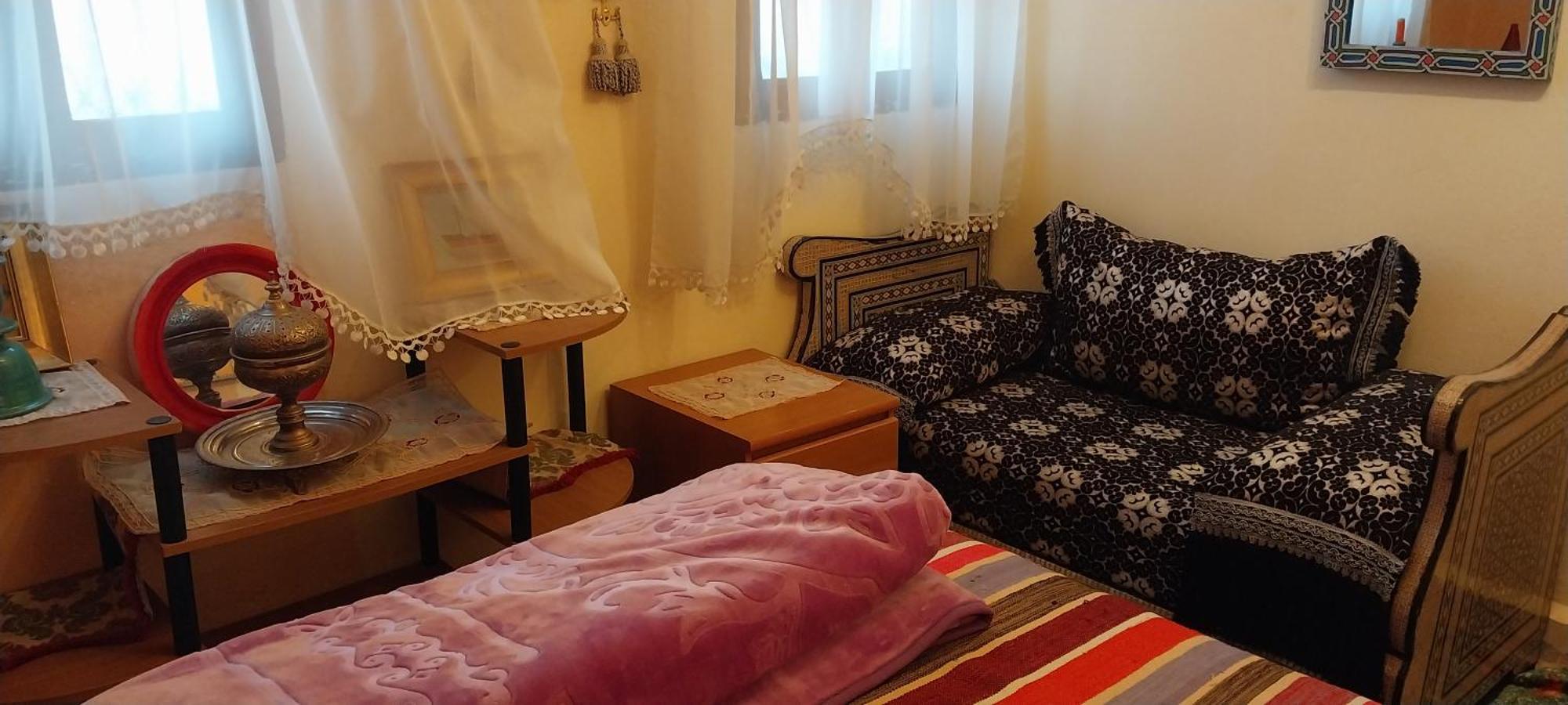 Riad Lala Zakia Moulay Idriss Bilik gambar